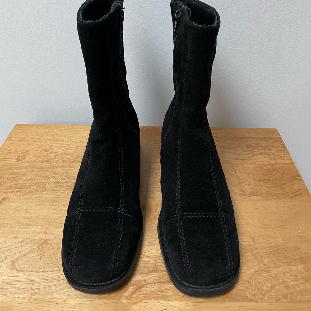 Aerosoles black suede boots